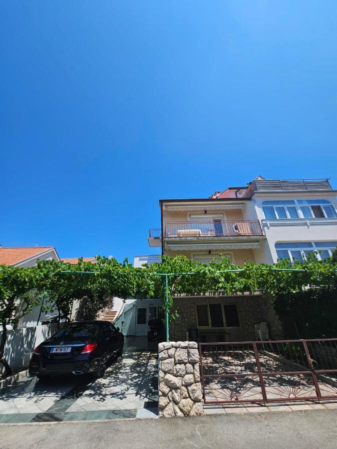 Apartments Bahar Krk Krk Town Eksteriør billede